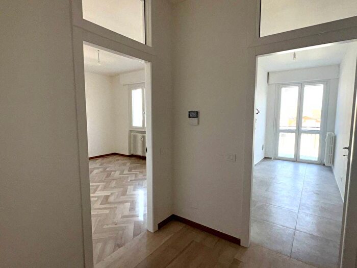 Appartamento trilocale in affitto in Via Achille Maiocchi, Morgagni, Milano