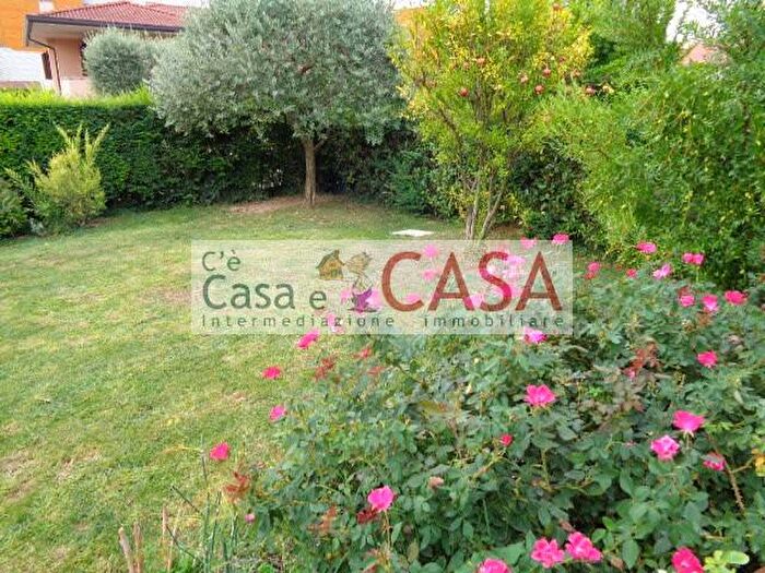 Casa con 6 locali in affitto in Selvazzano Centro, Selvazzano Dentro