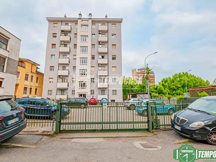 Appartamento trilocale in vendita in Melegnano