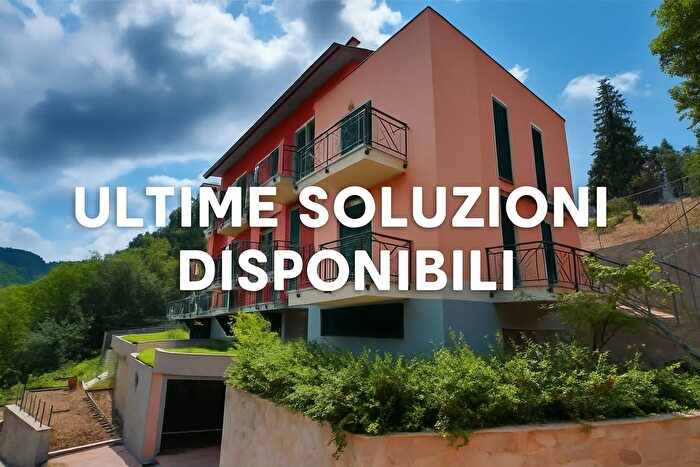 Appartamento quadrilocale in vendita in Via Mario Costa, Torriglia