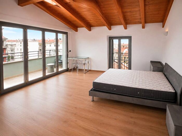 Appartamento quadrilocale in affitto in Piazza Aspromonte, Città Studi, Milano