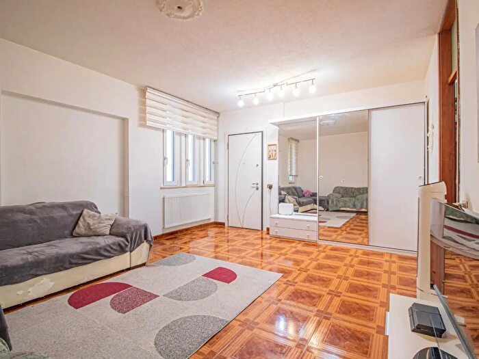 Appartamento con 5 locali in vendita in Via Divisione Julia, Udine