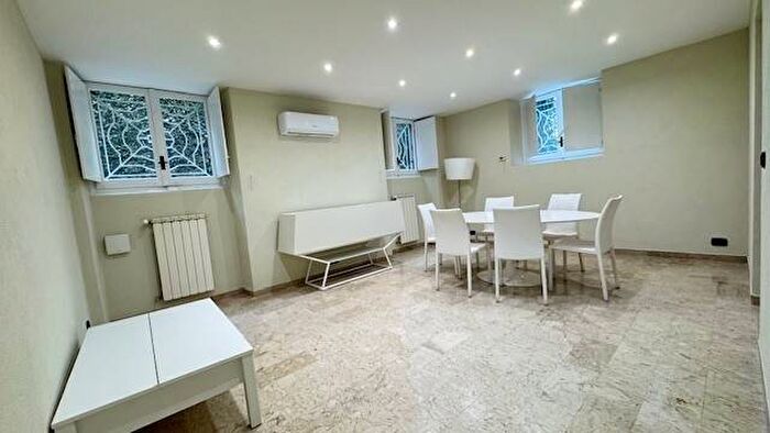 Appartamento con 5 locali in affitto in Viale delle Palme, Nervi, Genova