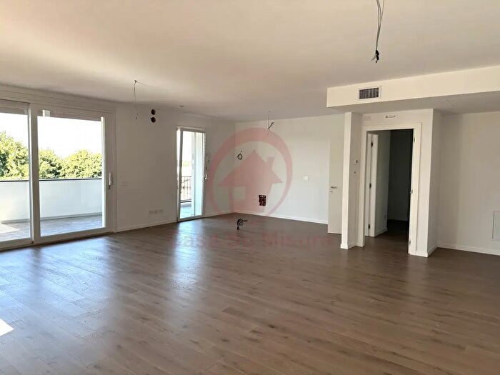 Appartamento quadrilocale in vendita in Via Frà Paolo Sarpi, Padova