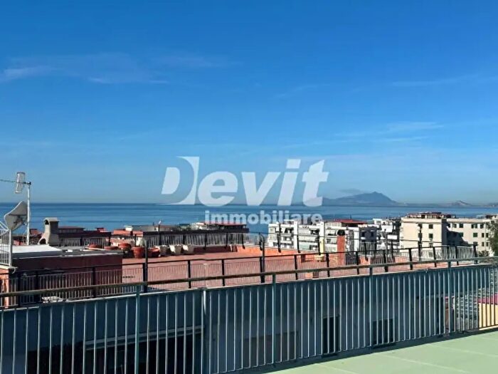 Appartamento bilocale in vendita in Via Fiorillo, Torre Del Greco