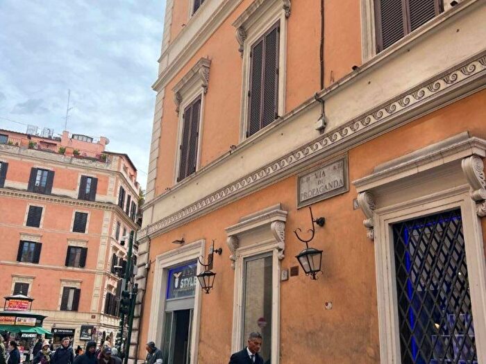 Appartamento monolocale in affitto in Via della Mercede, Spagna, Roma