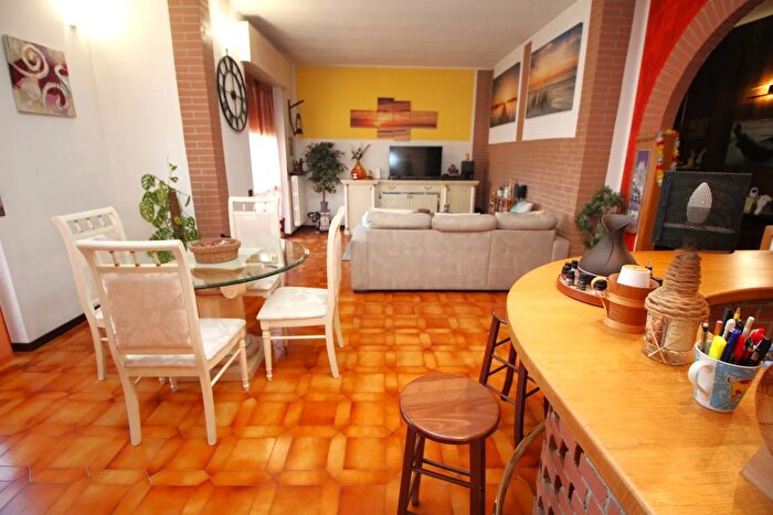 Appartamento trilocale in vendita in Via Nazario Sauro, Gorla Minore