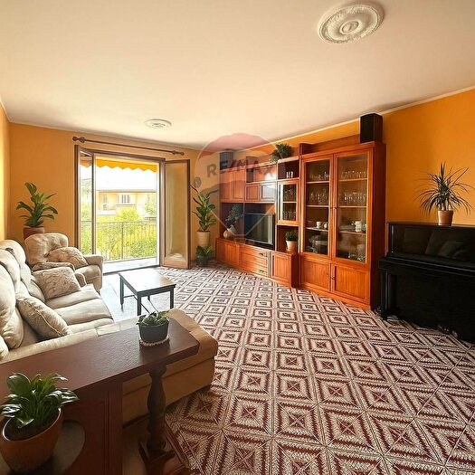 Casa con 8 locali in vendita in Via Torino, Caltignaga