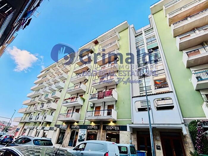 Appartamento quadrilocale in vendita in Via Città di Palermo, Bagheria