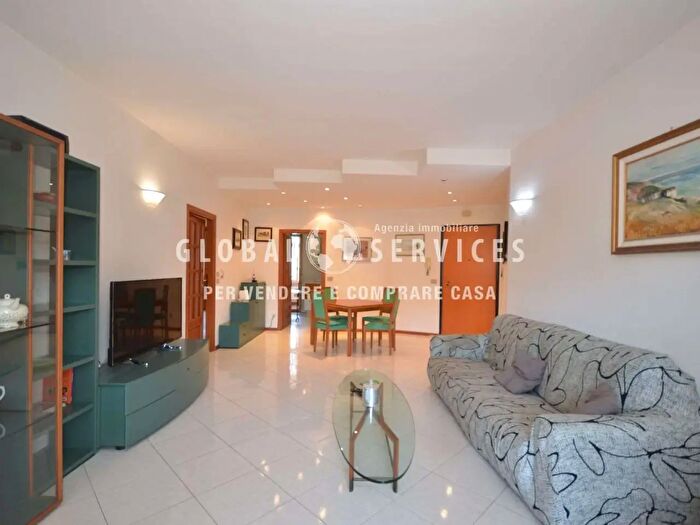 Appartamento con 5 locali in vendita in Via Nulauro, Alghero