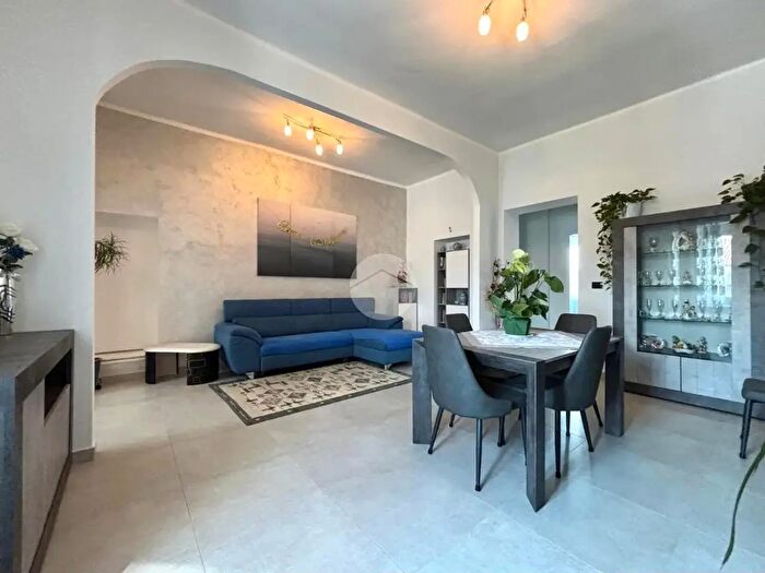 Appartamento con 5 locali in vendita in Via Roma, Airasca