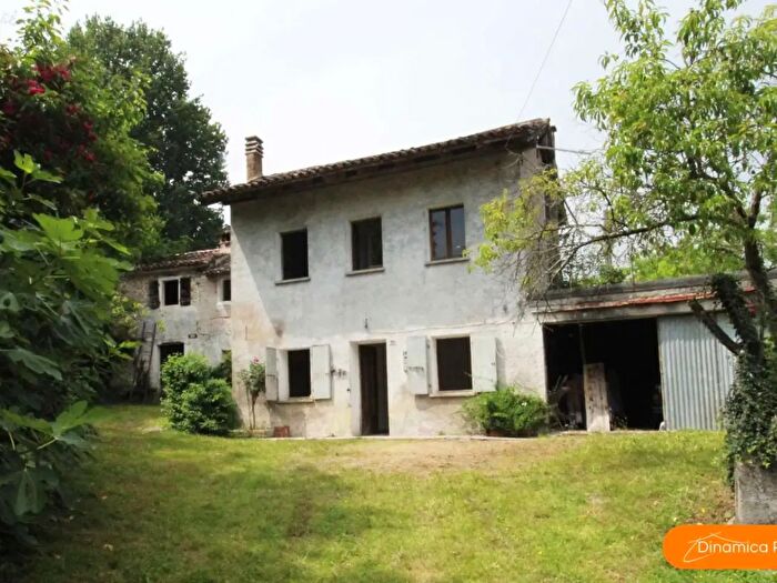 Casa con 6 locali in vendita in Miane