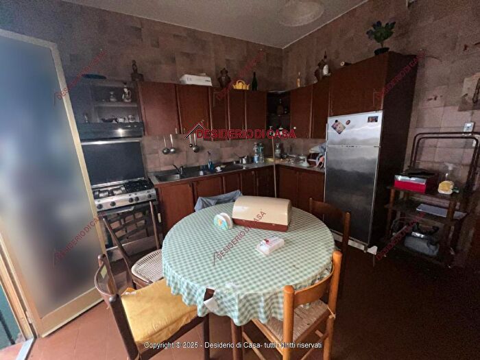 Appartamento trilocale in vendita in Via Francesco Crispi Corleone Pa Italia, Corleone