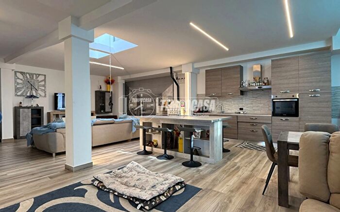 Appartamento bilocale in vendita in Via Flora, Legnano