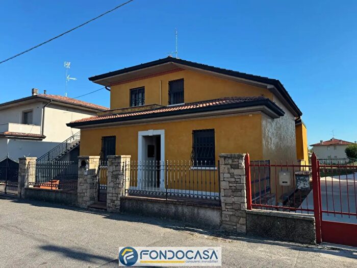 Casa con 7 locali in vendita in Ospitaletto