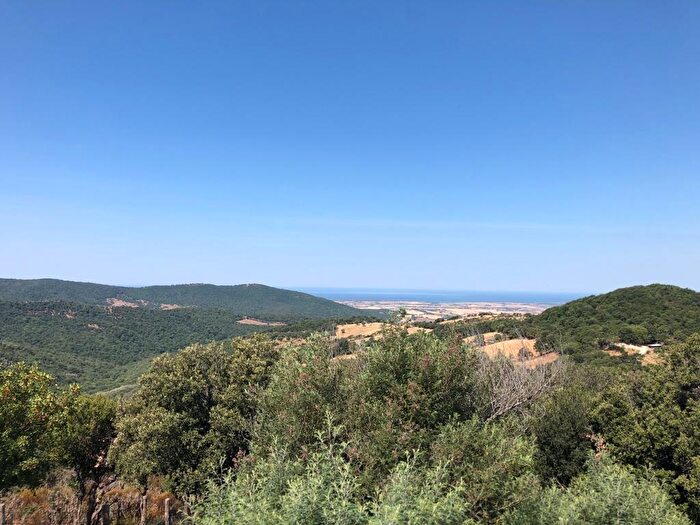 Casa con 9 locali in vendita in Via Farnesiana, Allumiere