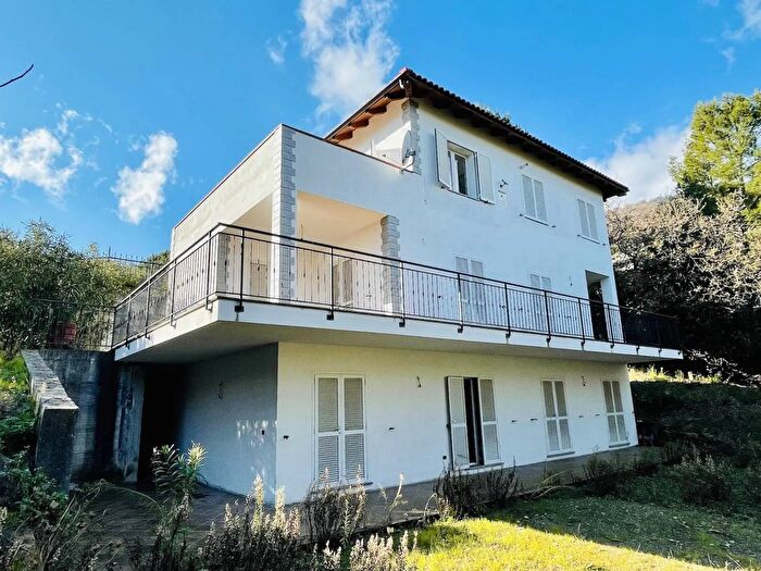Casa con 8 locali in vendita in Strada San GiovanniRollo Andora, Andora