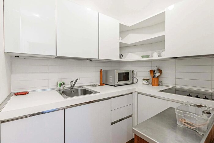 Appartamento monolocale in affitto in Via Conca del Naviglio, Milano