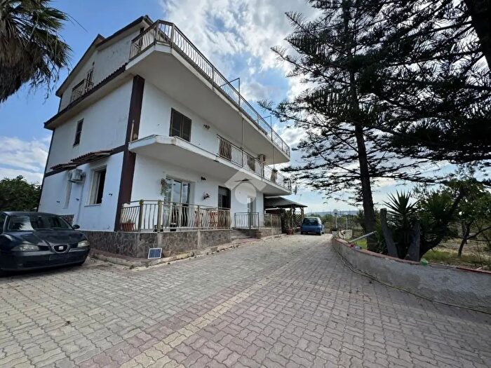Casa con 10 locali in vendita in Via Giovan Battista Filippo Basile, Agrigento