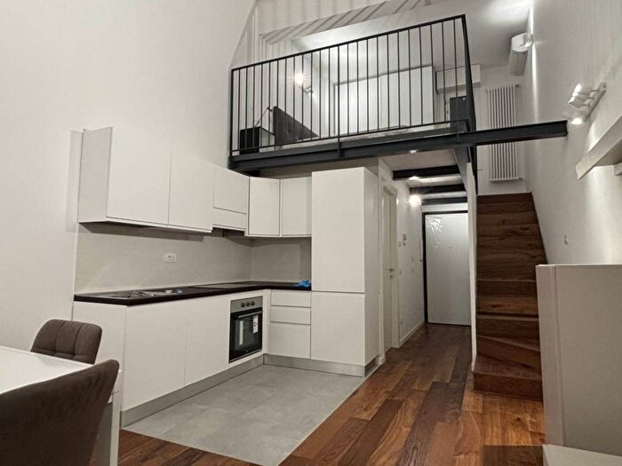 Appartamento trilocale in affitto in Via Semplicità, Dergano, Milano