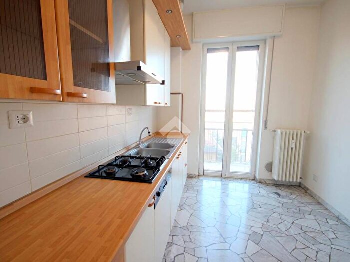 Appartamento trilocale in affitto in Via IV novembre, Centro, Cornaredo