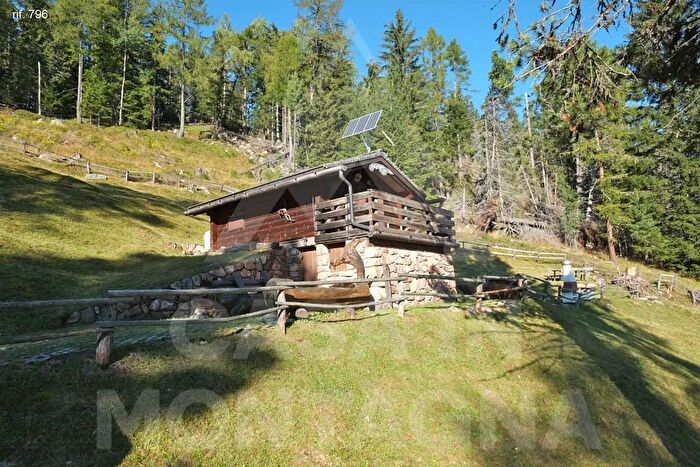Casa trilocale in vendita in Valfloriana