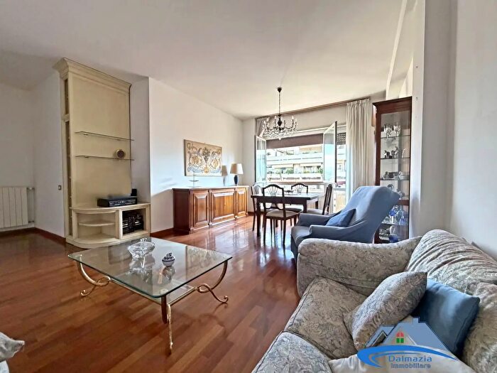 Appartamento con 6 locali in vendita in Via Turati, Terni