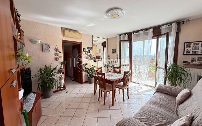 Appartamento trilocale in vendita in Rozzano