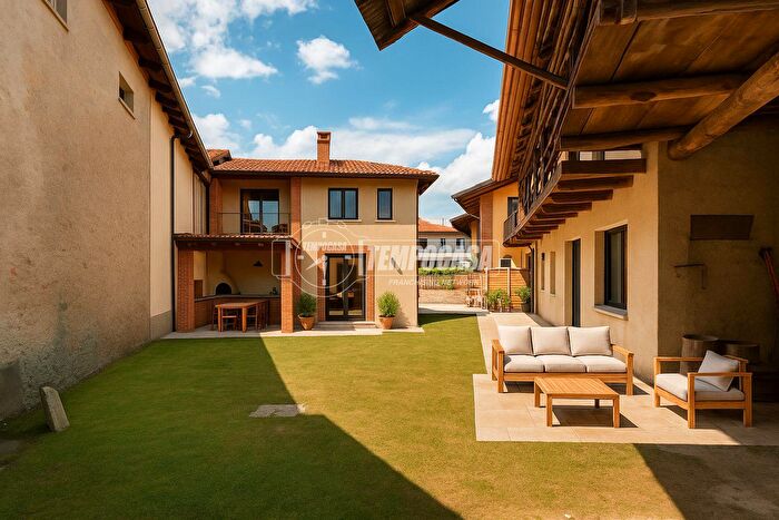 Case in Vendita e in Affitto - 2