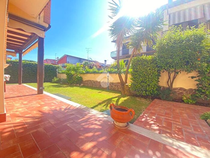 Casa quadrilocale in vendita in Via Pietro Mascagni, Mentana