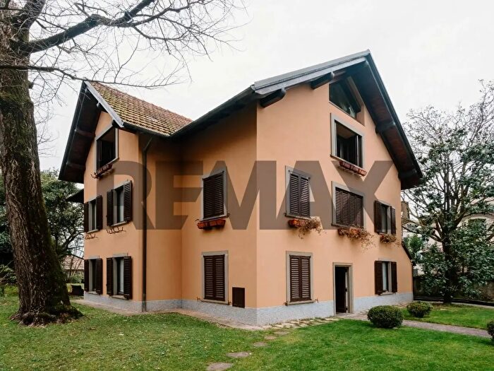 Casa con 5 locali in vendita in Via Sant'Alessandro, Bergamo