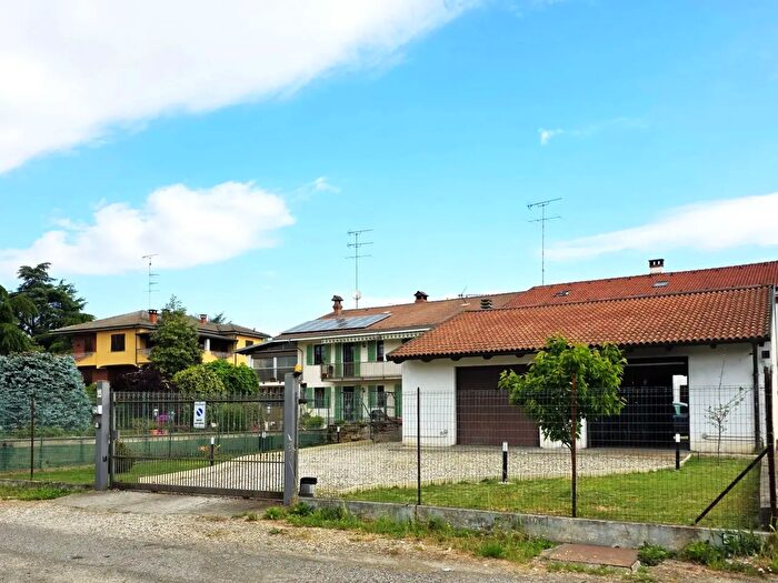 Casa con 12 locali in vendita in Sp, Alessandria