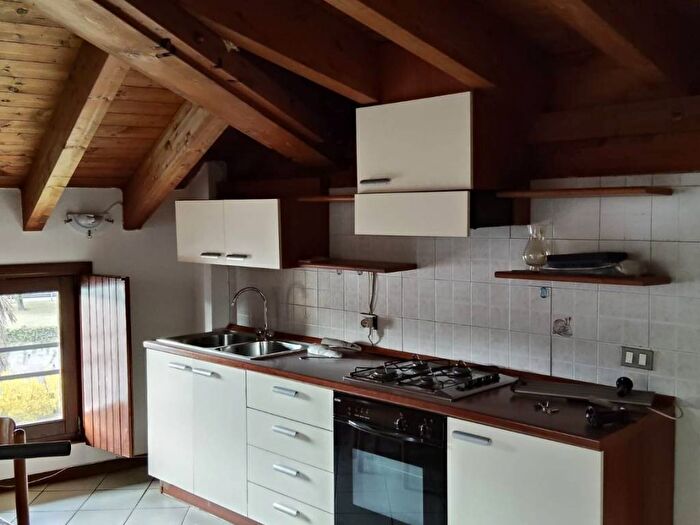 Appartamento trilocale in affitto in Via Valcamonica, SantAnna, Brescia