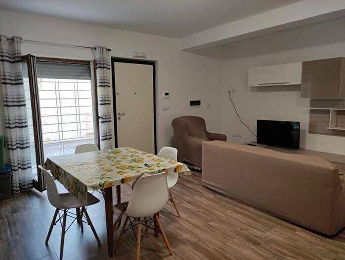 Appartamento trilocale in affitto in Via Nino Gemelli, Catanzaro Lido, Catanzaro