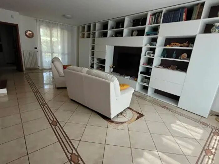 Casa con 5 locali in vendita in Buccinasco