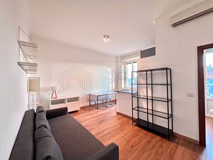 Appartamento bilocale in affitto in Plebisciti Susa, Milano