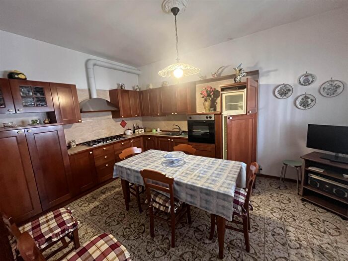 Appartamento con 5 locali in vendita in Via U Nobile, Cavarzere