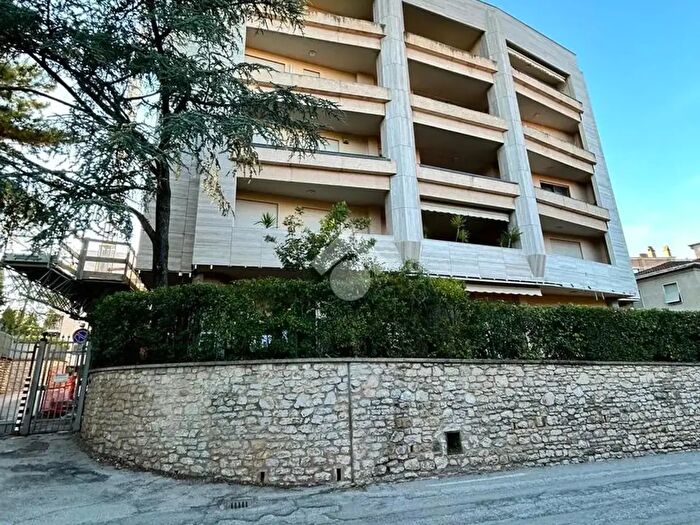 Appartamento trilocale in vendita in Strada Pian della Genna, Perugia
