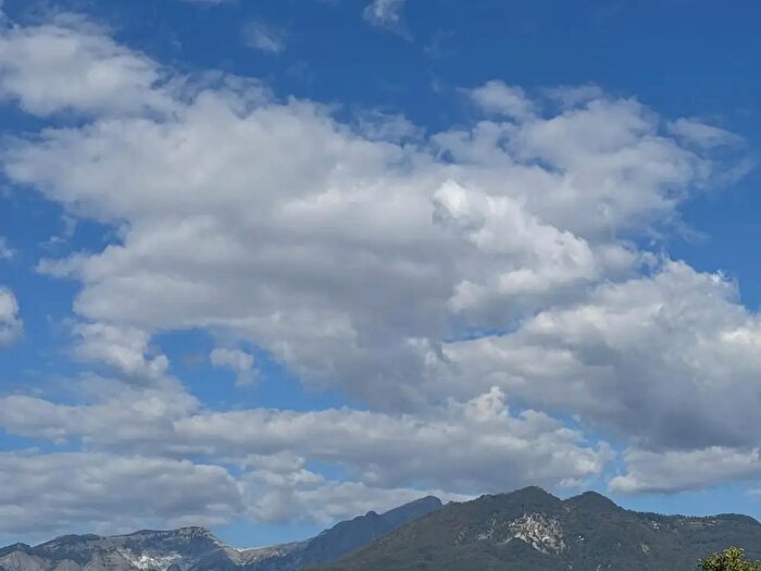 Casa con 6 locali in vendita in Marina di Massa Ms, Massa