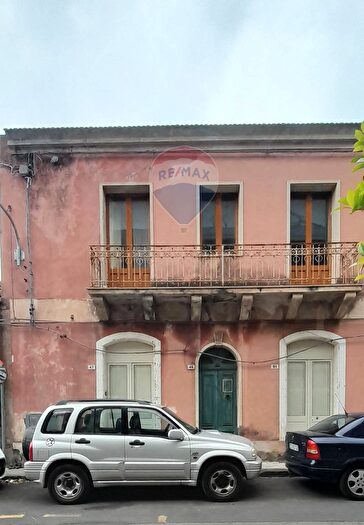 Casa con 6 locali in vendita in Via San Vincenzo, Fiumefreddo Di Sicilia
