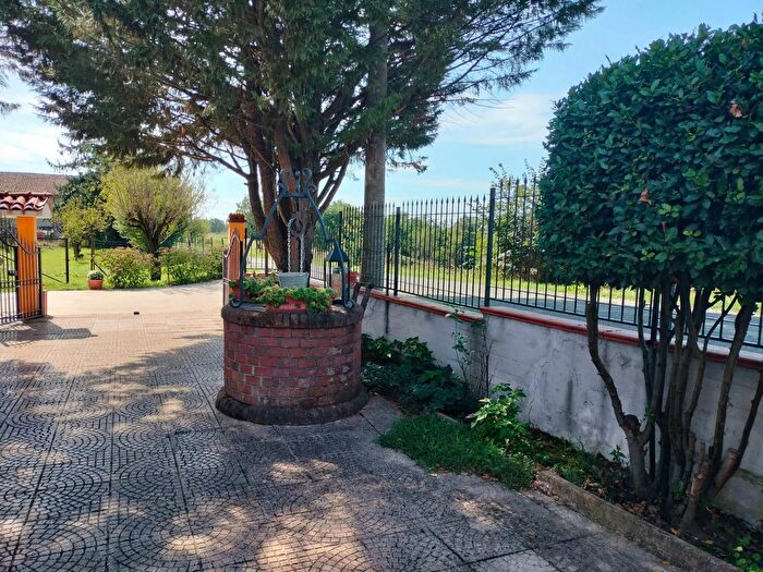 Casa con 8 locali in vendita in Strada Comunale della Boarina B, Quattordio