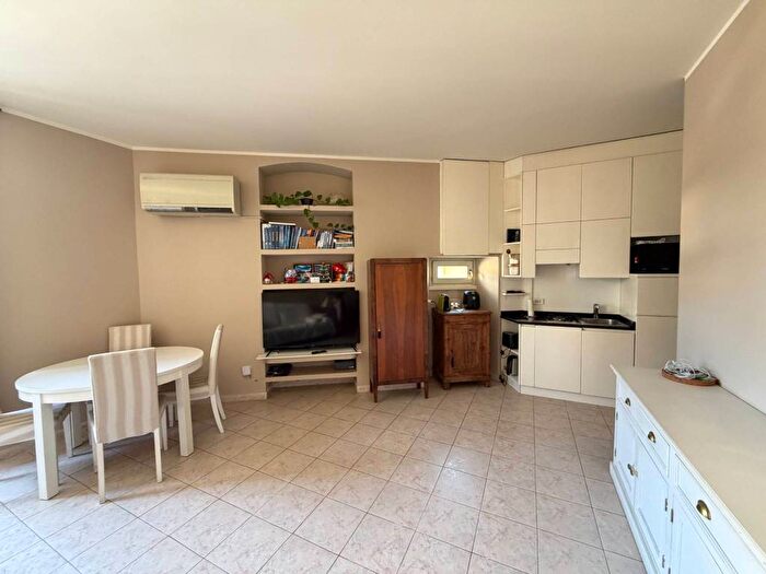 Appartamento bilocale in affitto in Via Serviliano Lattuada, Porta Romana Medaglie dOro, Milano