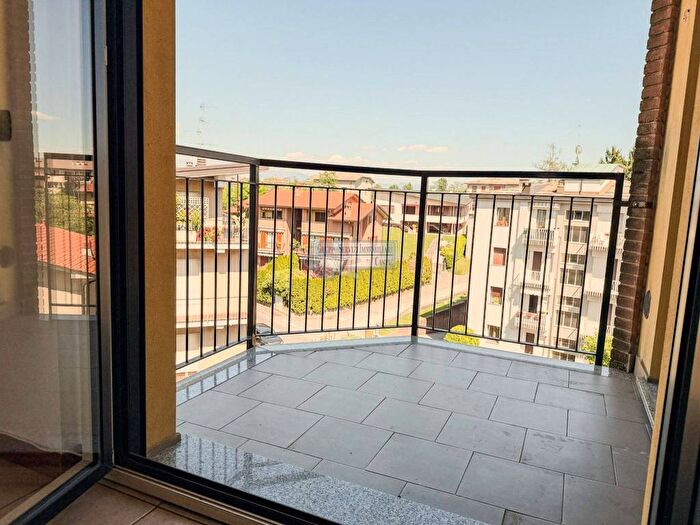 Appartamento bilocale in affitto in Via Guido Brighi, Semicentro, Cantù