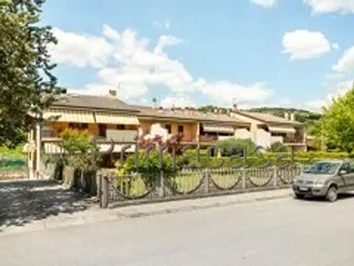 Appartamento con 6 locali in vendita in Via Roma, Lavagno