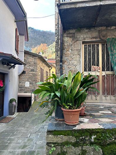 Casa trilocale in vendita in Fivizzano