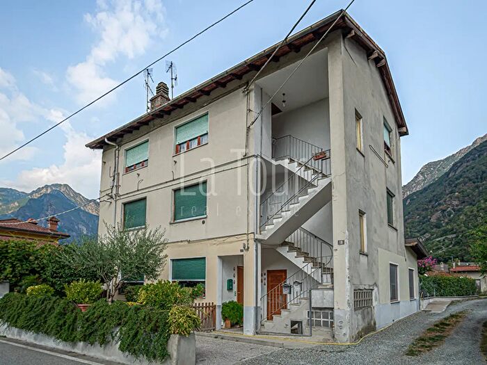 Appartamento quadrilocale in vendita in Via Repubblica, Pont Saint Martin