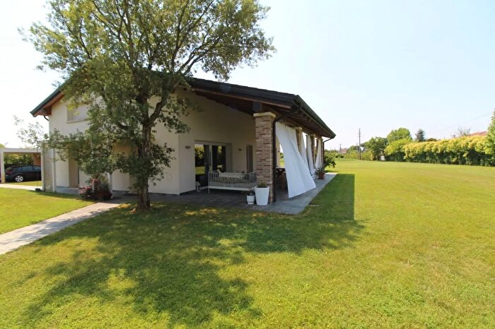 Casa quadrilocale in affitto in Rubano