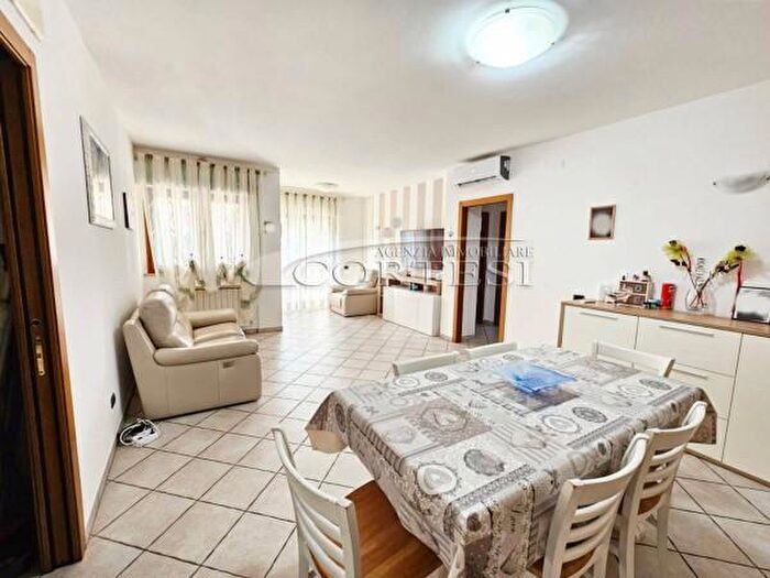 Appartamento trilocale in vendita in Via Trastevere Loc Montecastelli, Umbertide