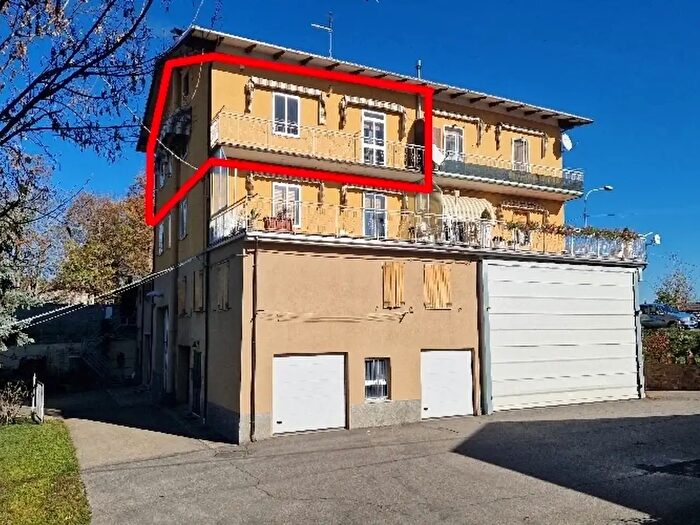 Appartamento con 8 locali in vendita in Montese