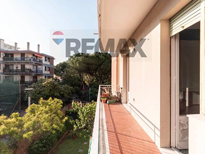 Appartamento con 7 locali in vendita in Viale Quartara a, Genova